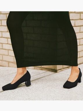 Vivaia Square-Toe Margot™ Chunky (Monroe) Classic Black Low Block Heels. 40 (9).